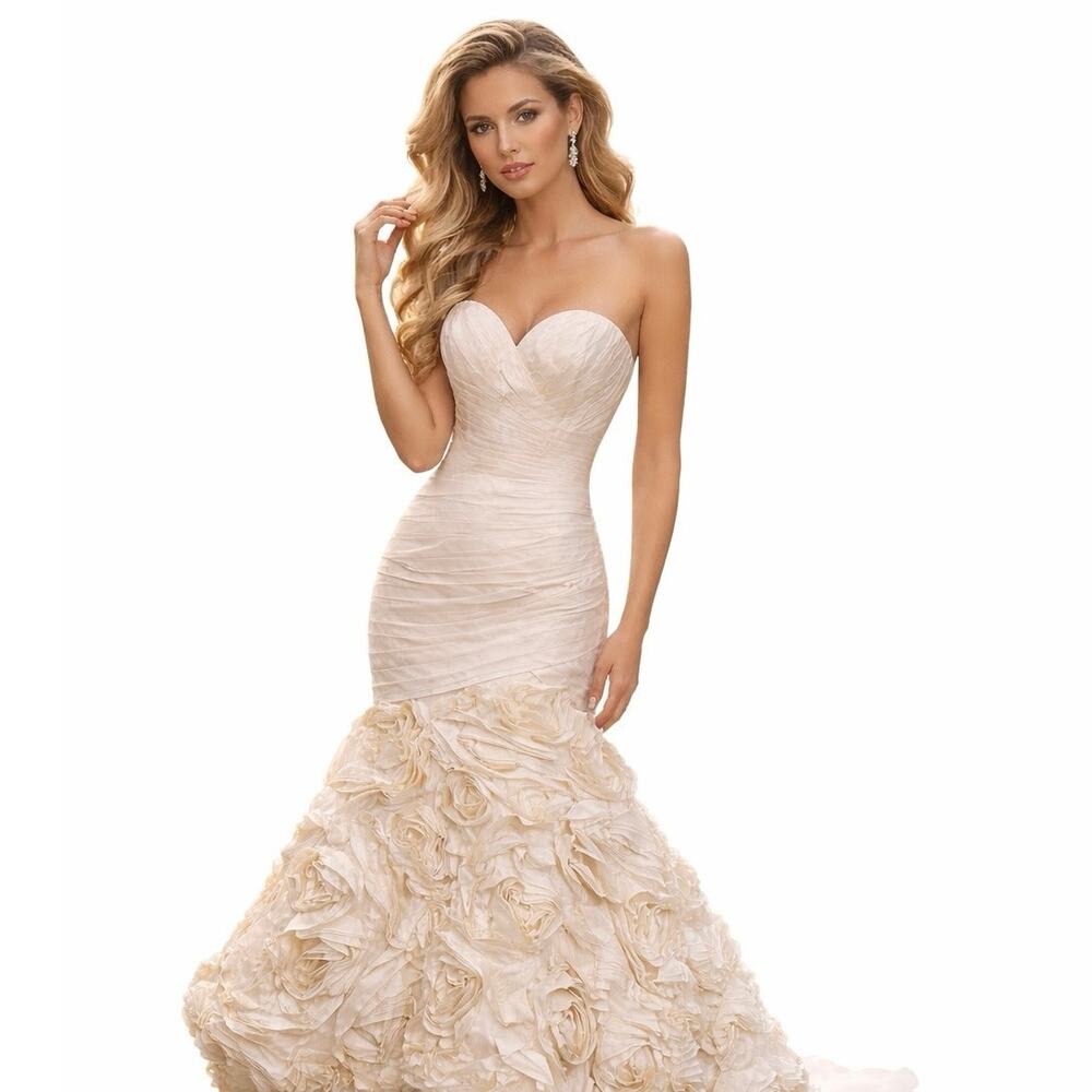 Angelina Faccenda Bridal Wedding Gown Size 6 Mermaid Rosette Sweetheart Ivory